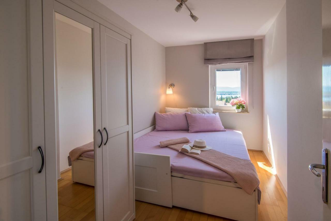 Apartment Luna Malinska Eksteriør billede